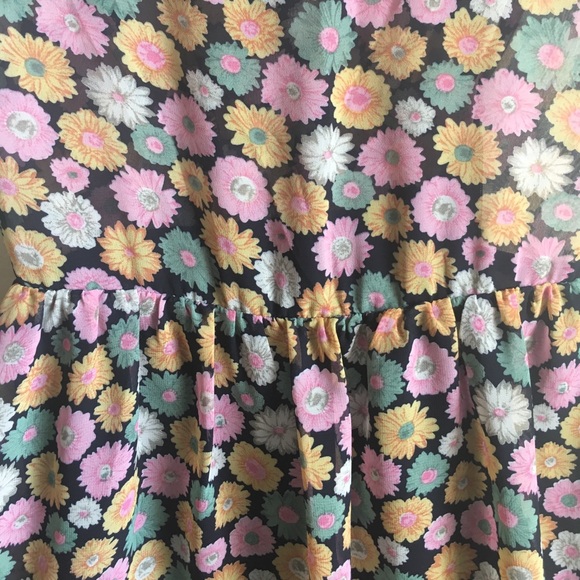 👗 Urban Outfitters floral jumper cross back 👗 - Picture 2 of 5