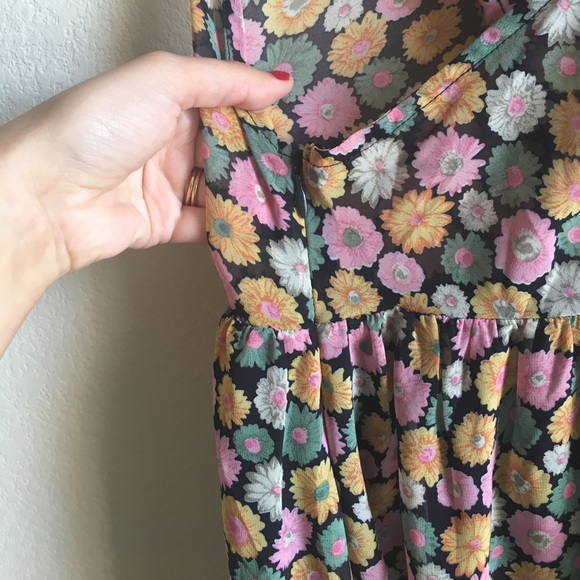 👗 Urban Outfitters floral jumper cross back 👗 - Picture 4 of 5