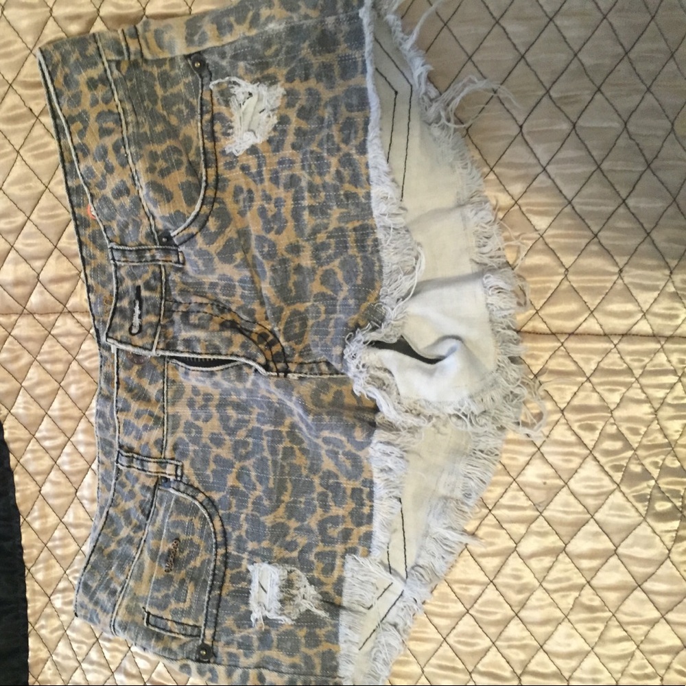 Billabong short shorts