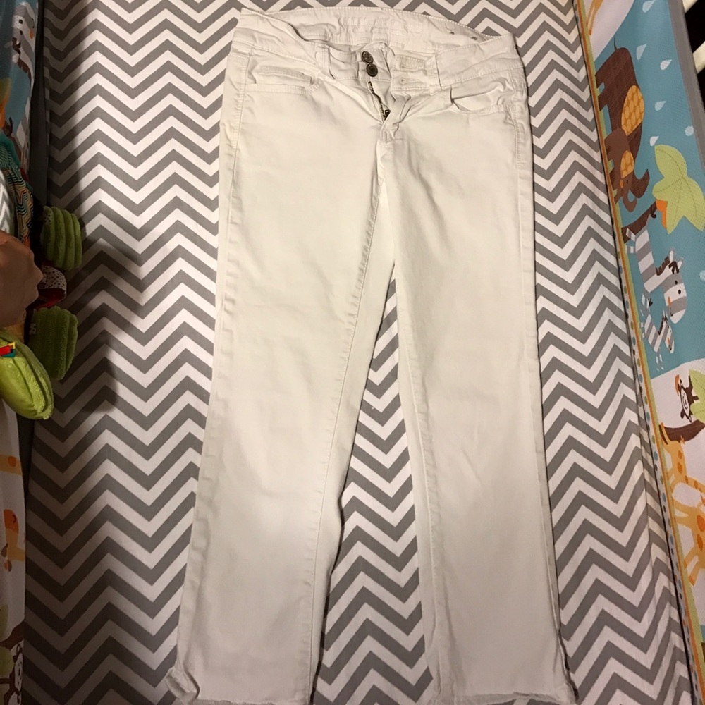 White American Eagle Capris