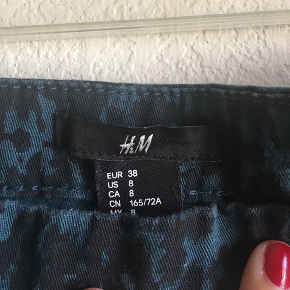 H&M twill black and blue ankle cropped pants - Picture 2 of 4