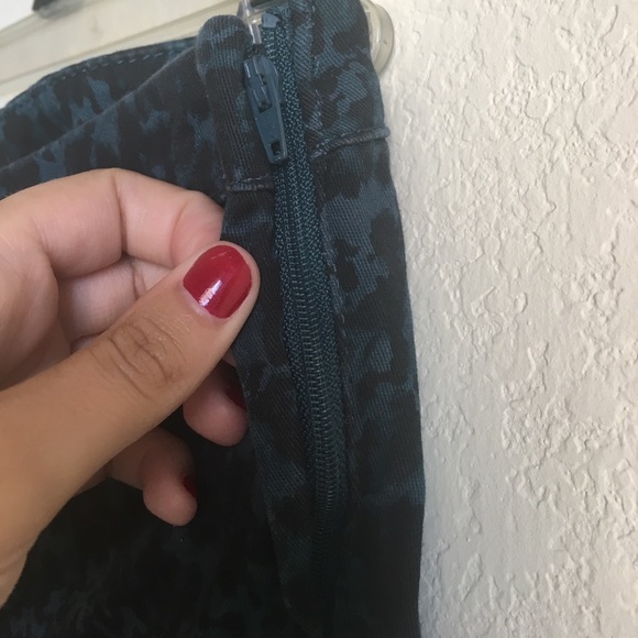 H&M twill black and blue ankle cropped pants - Picture 3 of 4