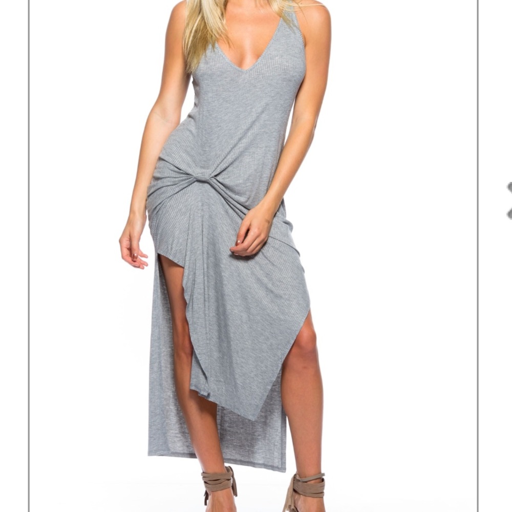 🔹LAST ONE 🔹Gray Knotted Front Maxi Dress - Picture 3 of 7