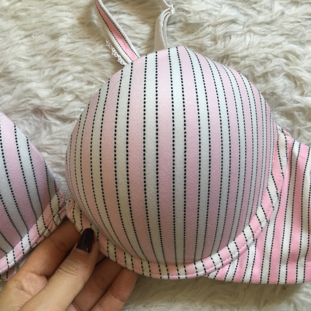 💙Victoria's Secret push up bra - Picture 2 of 7