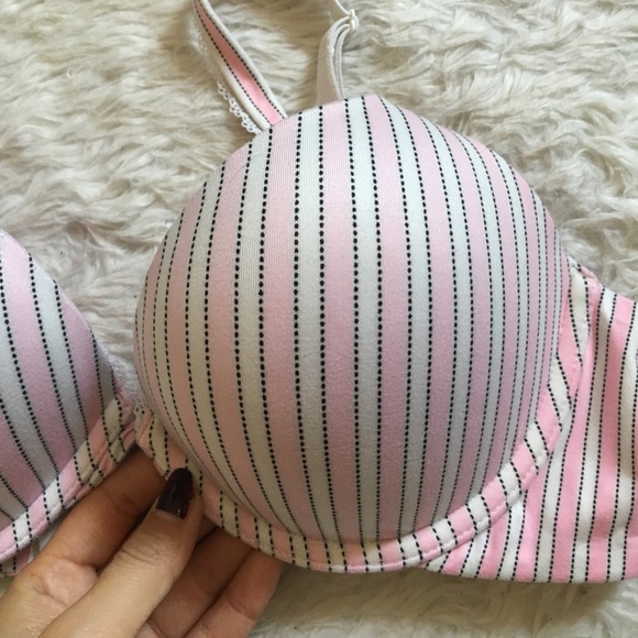 💙Victoria's Secret push up bra - Picture 2 of 7
