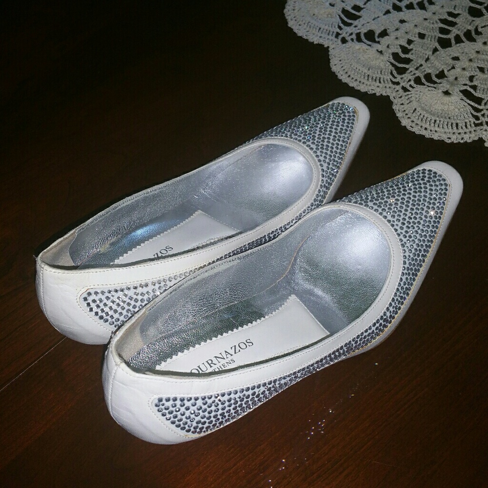 Heeled shoes