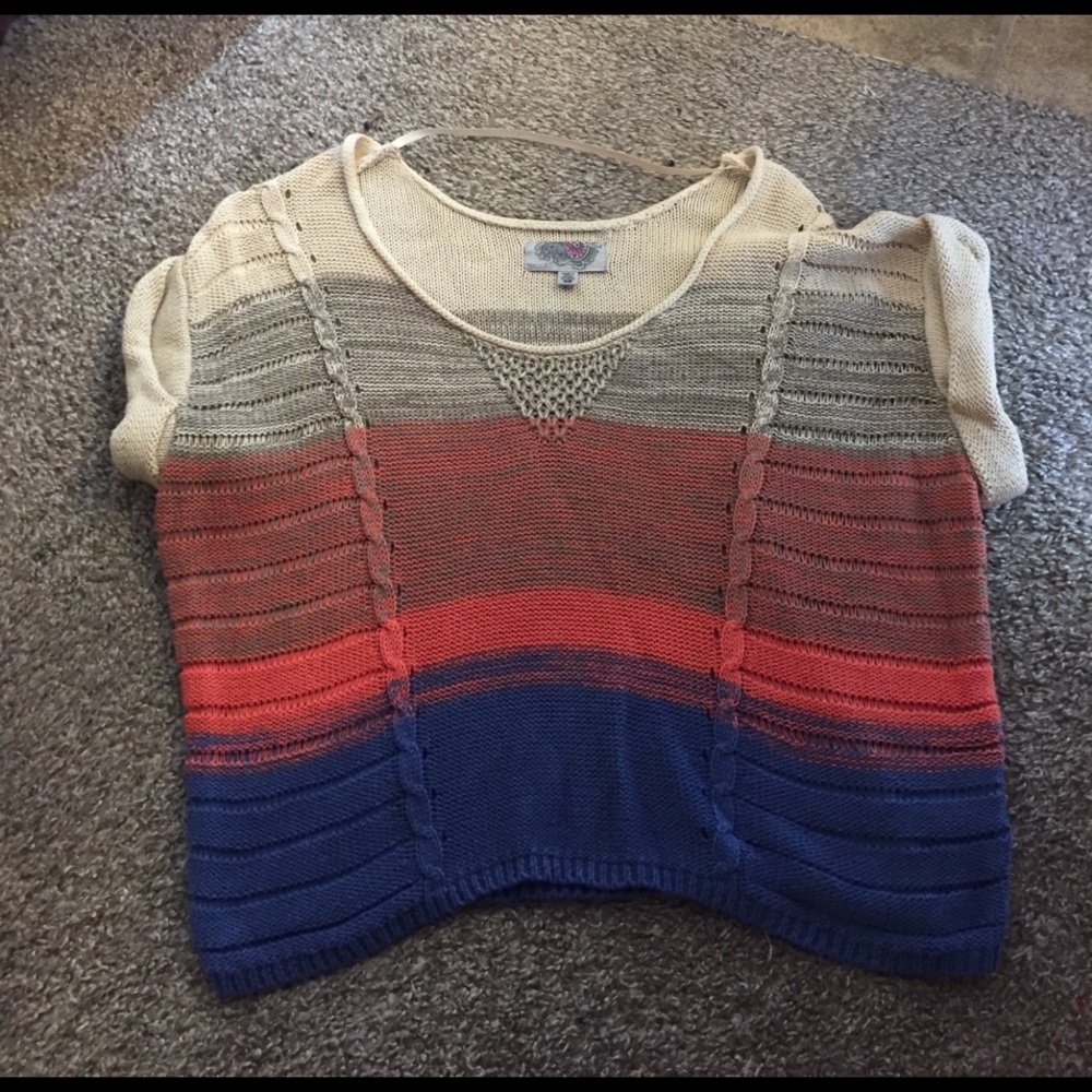 ✨✨color block short sleeved sweater✨✨