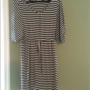 Short sleeve dress