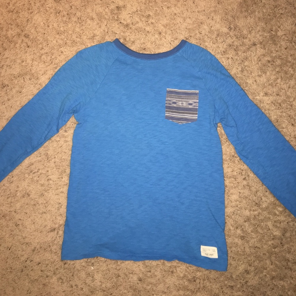 Blue long sleeve shirt w/ patterned frocket