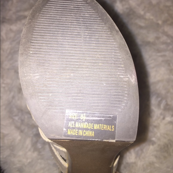 Tan platform heels - Picture 3 of 3