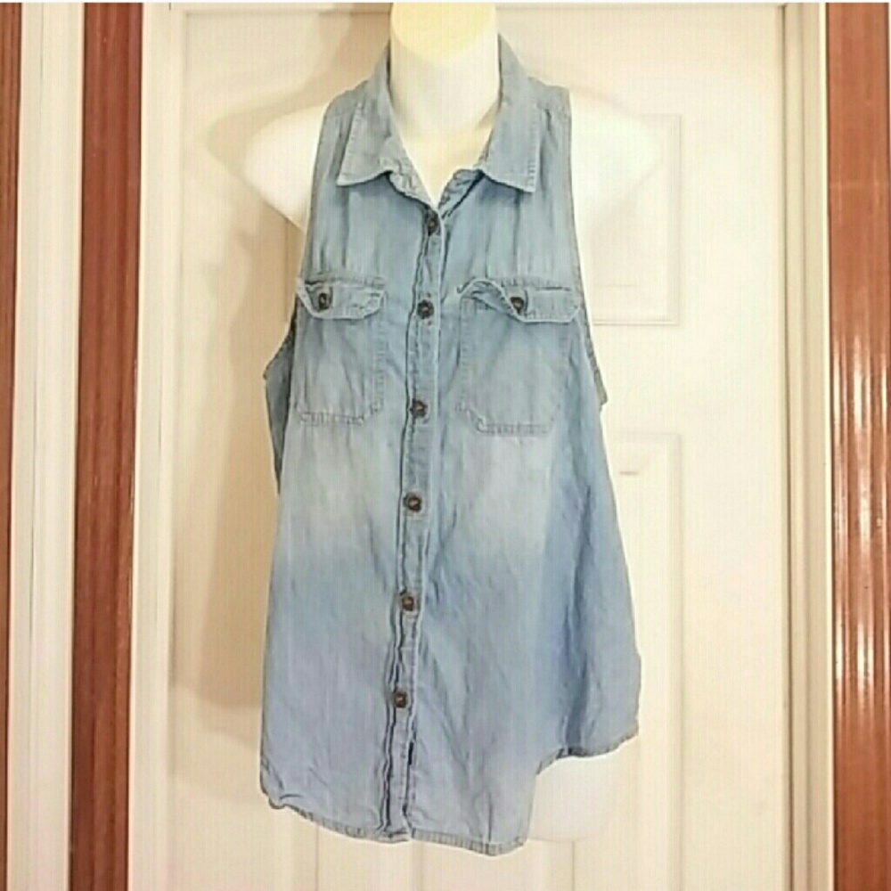 Selena Gomez sleeveless top