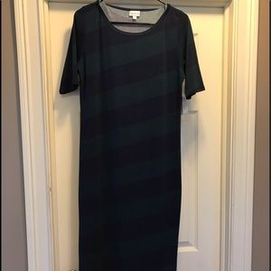 NWT lularoe Julia. Very flattering!!!!!☺️🛍