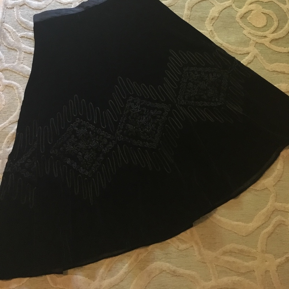 Vintageembellished Luxurious Blackvelvet Skirt View 2