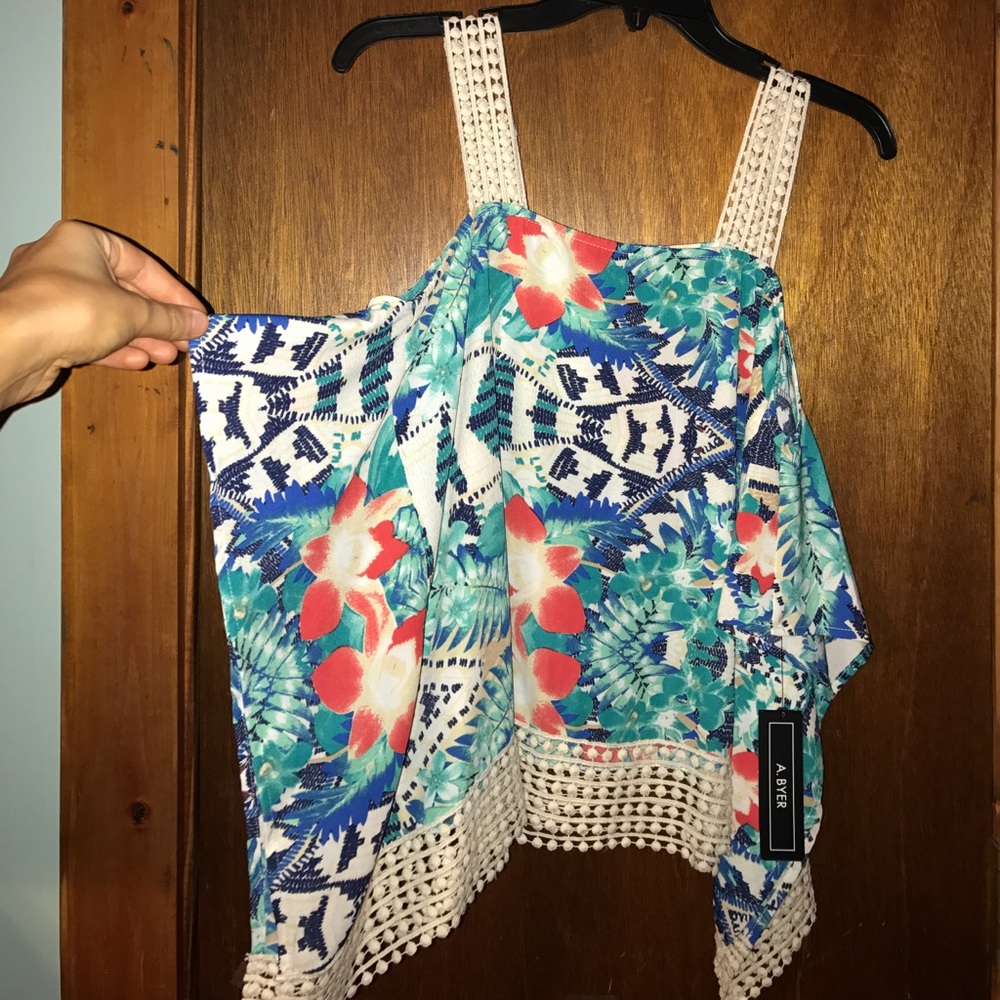 Crop Top. NWT.