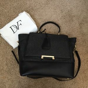 🆕 Large DVF 440 satchel! With dustbag!