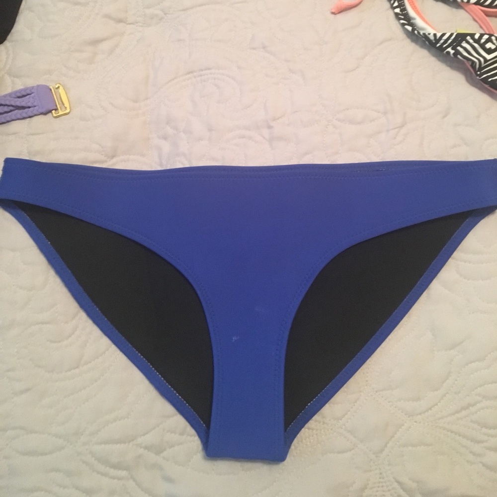 TRANGL bikini bottoms in blue