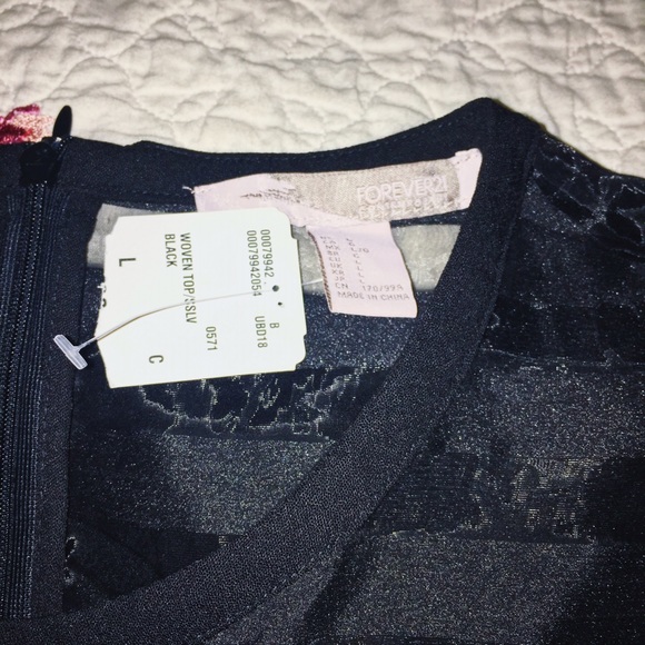 💣NWT Forever 21 black meshed sleeves T-shirt 💣 - Picture 4 of 7