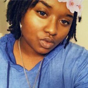 Meet your Posher, Yvette