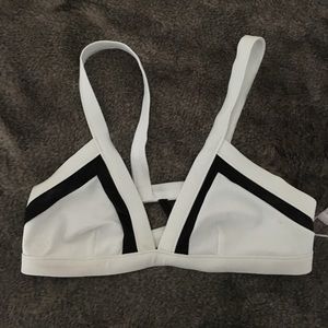 Rip Curl Black and White Bikini top M