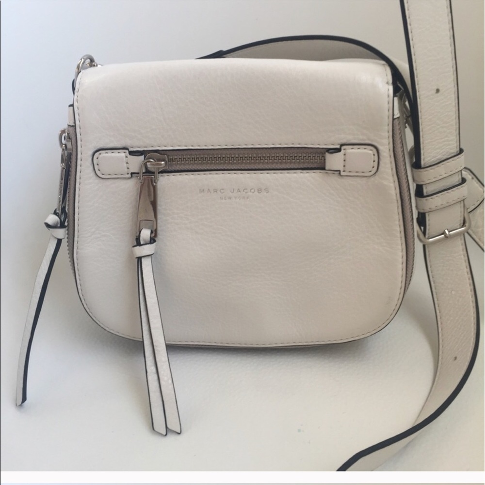 Marc Jacobs recruit Norman white cross body