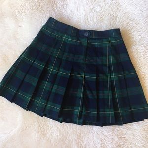 American Apparel Pleated Skirt (Small)