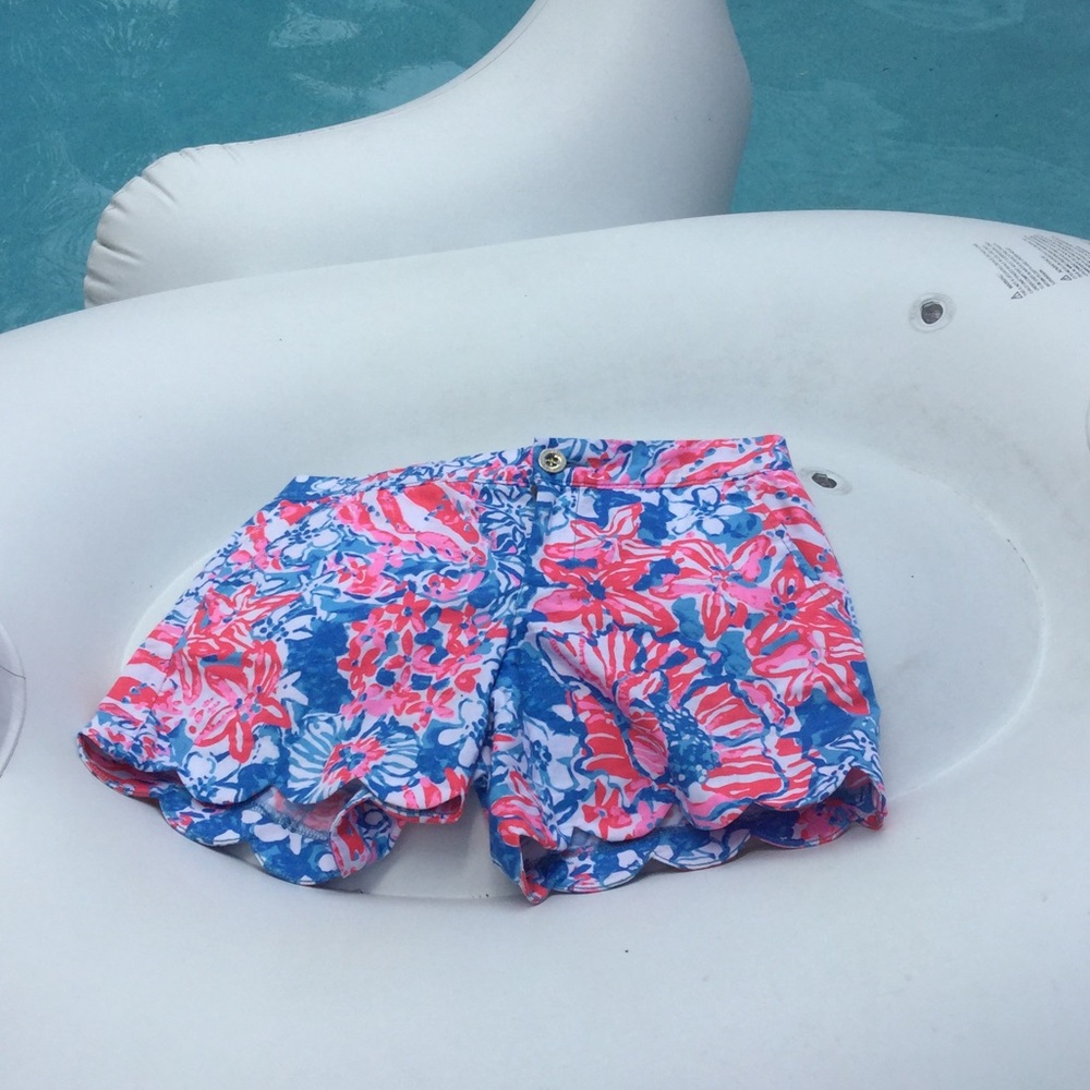Lilly Pulitzer Buttercup shorts size 4.