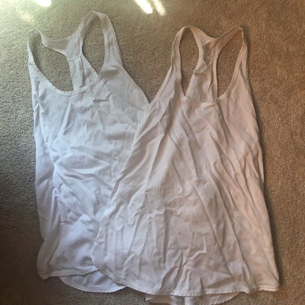 TWO lululemon 108f singlet - size 6.