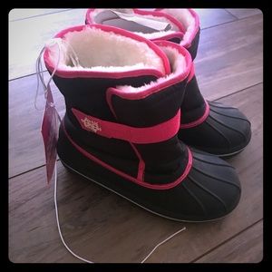 Pink and black girls snow boots
