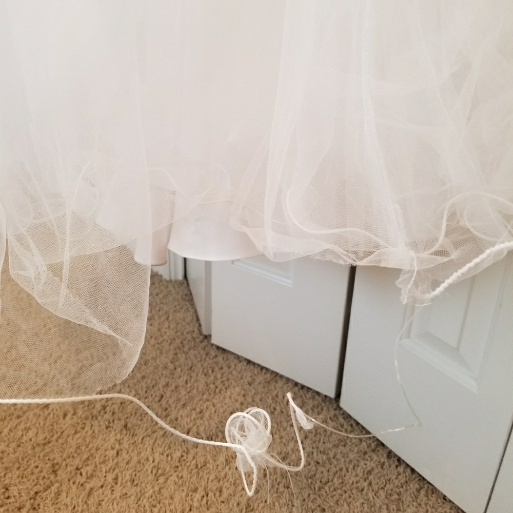 Wedding Dress with accents! - Picture 2 of 8