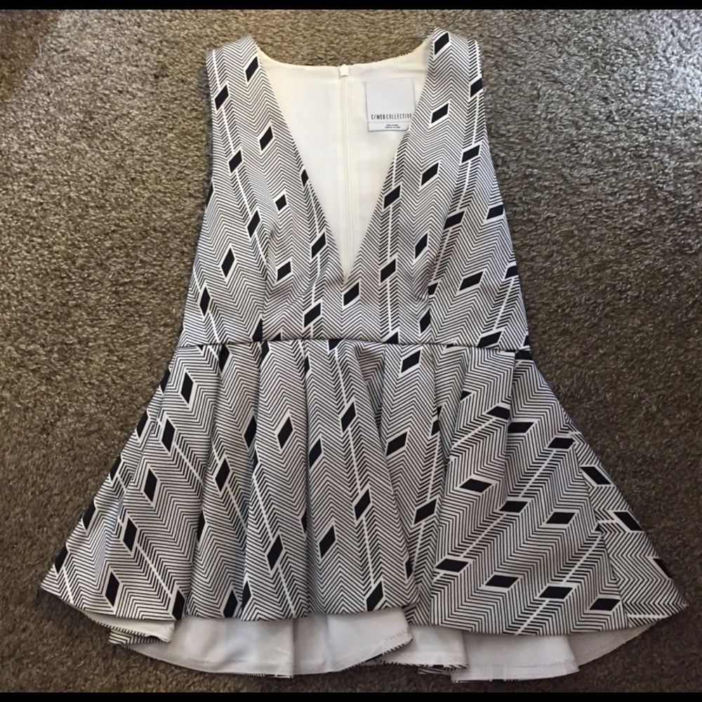 ✨✨pattern deep V peplum top✨✨