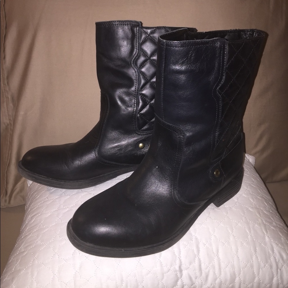 Kenneth Cole mid calf boot