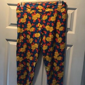 BNWOT TC Daisy Lularoe leggings
