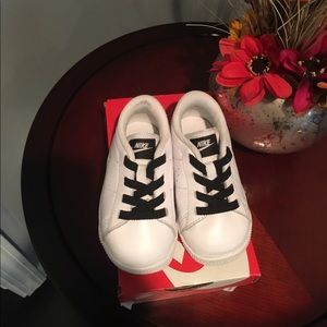 Toddler Nike sneakers