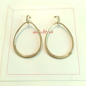 Stella & Dot NWOT Goddess Teardrop Earrings gold