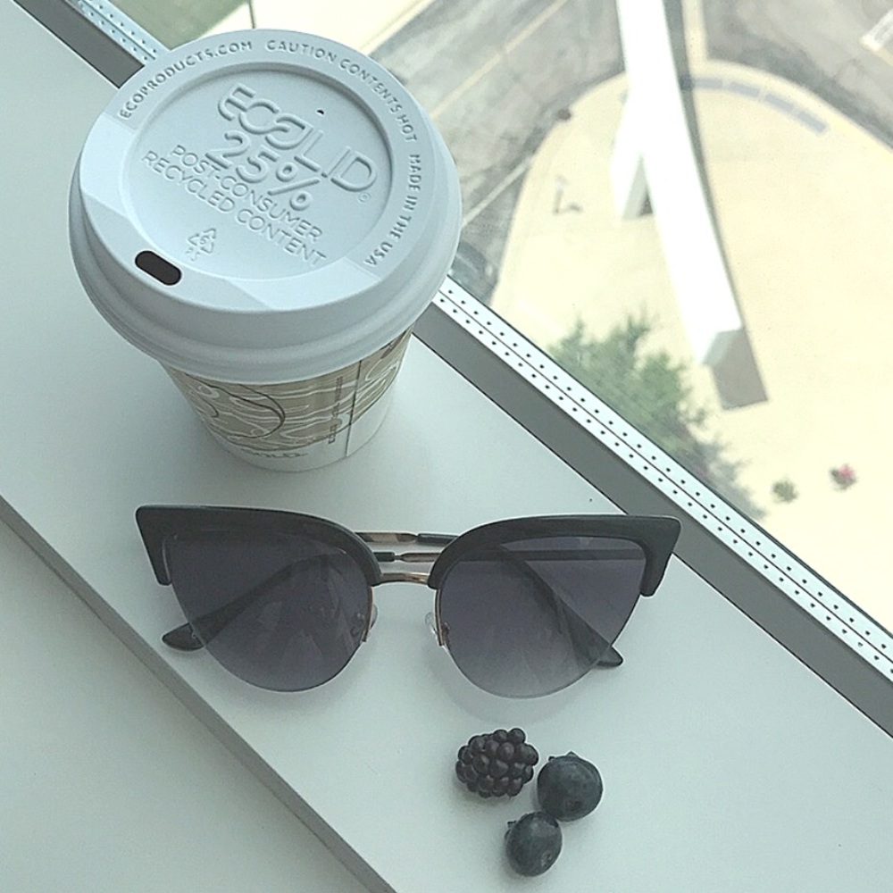 New RETRO BLACK CAT GOLD METAL SUNNIES - Picture 4 of 6