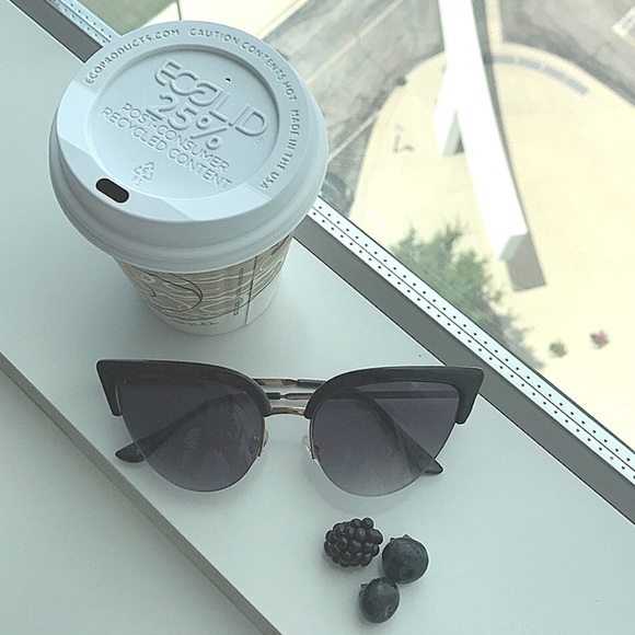 New RETRO BLACK CAT GOLD METAL SUNNIES - Picture 4 of 6