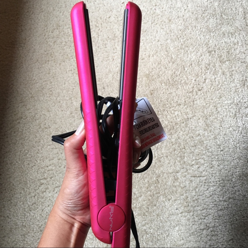 Nume hair straightener (PINK)