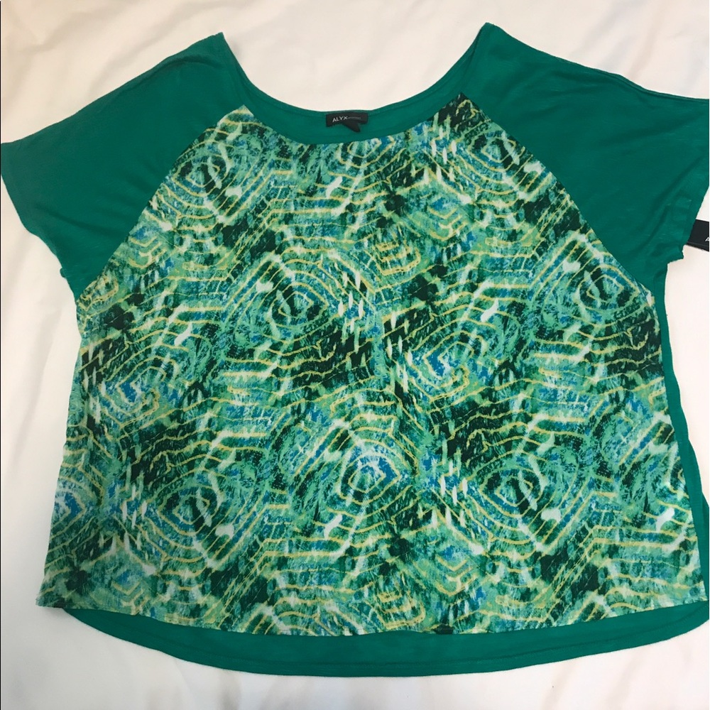 NWT ALYX woman top size 3X in green