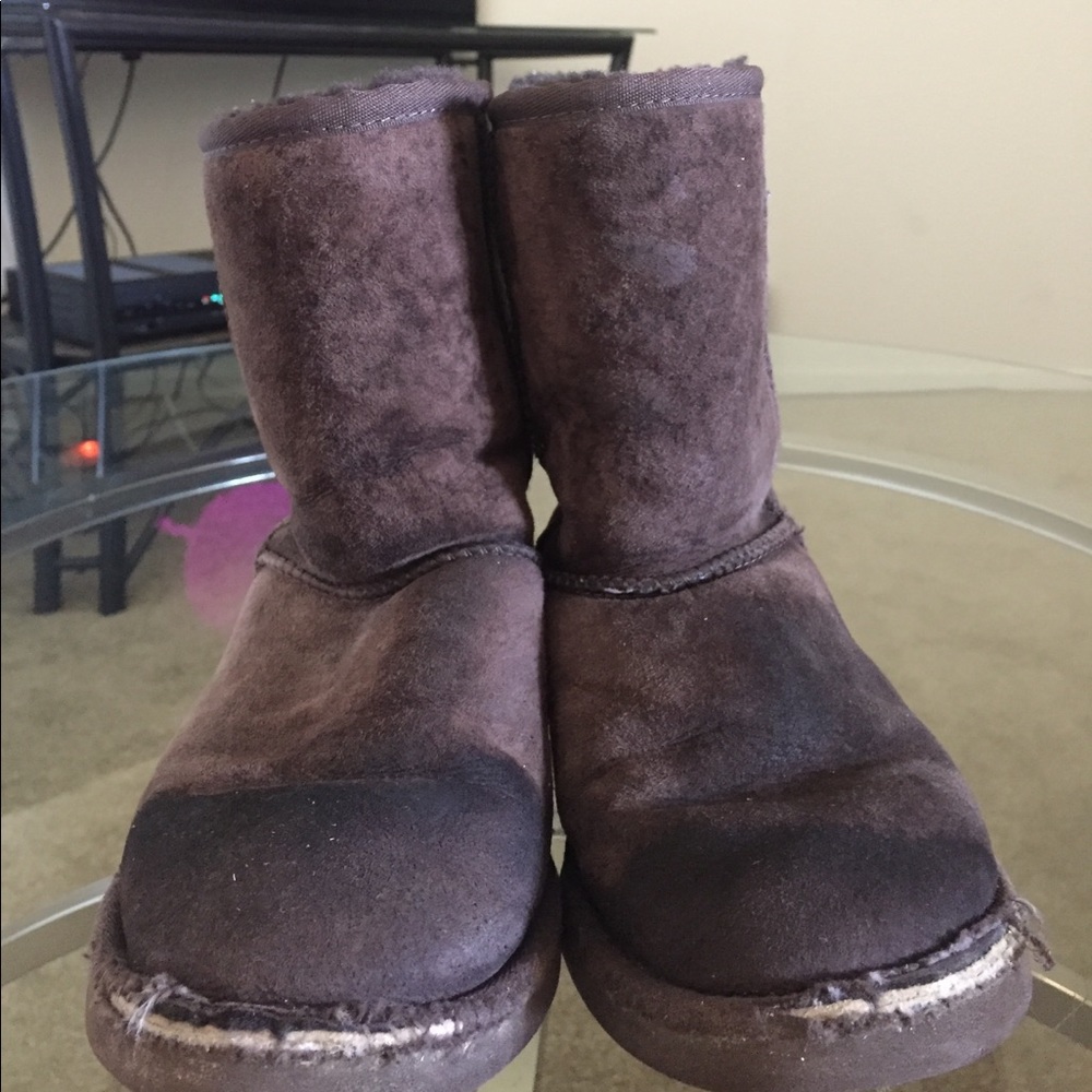 brown uggs