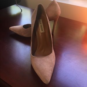 Blush Steve Madden pump