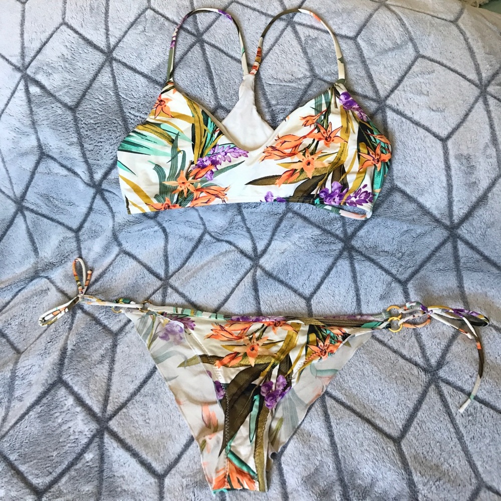 Body Glove Swmisuit.