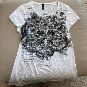 Incredible detailed print shirt with rhinestones!