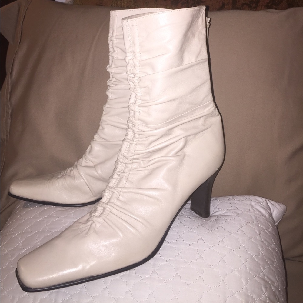 Indeed mid calf boots
