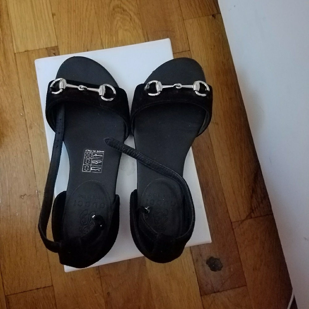 Toddler open toe Gucci sandals without box