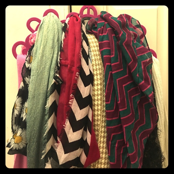 Accessories - Lowest! 13 scarves&holder