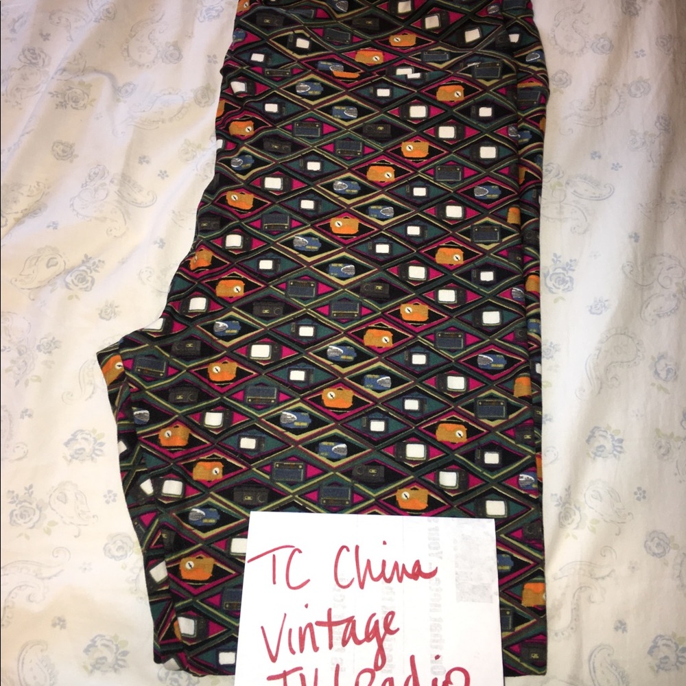 LulaRoe TC Leggings Vintage Tv/Radio