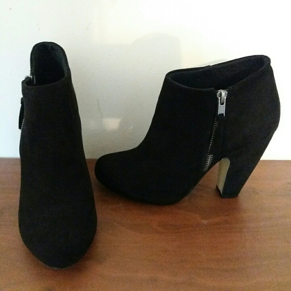 Heeled booties