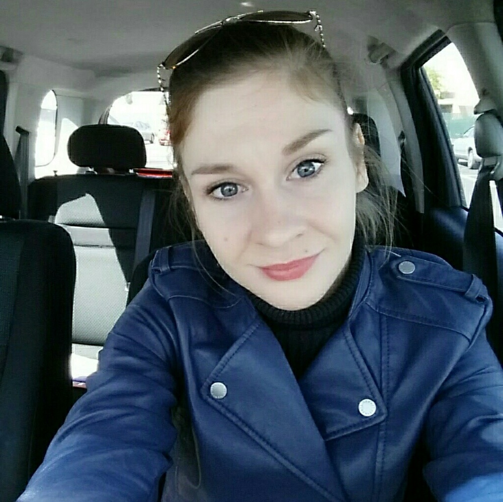 Meet your Posher, Lina