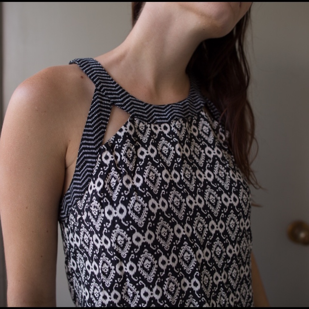 Pattern B/W top
