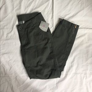 Athleta cotton pants size 0 BRAND NEW NEVER WORN